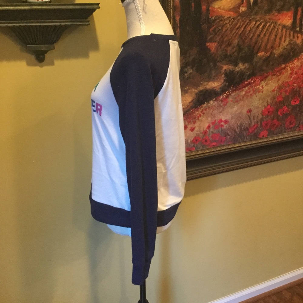 Wallflower- Lightweight Graphic Pullover. Size M - image 4